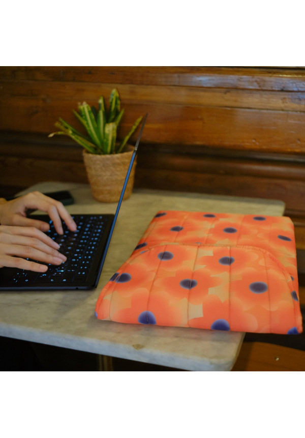 Funda para portátil puffy flores naranjas